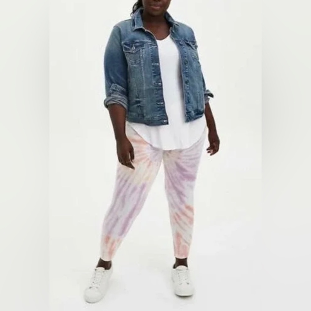 NWT Torrid Spiral Tie Dye Cropped Plus Size Premium Legging